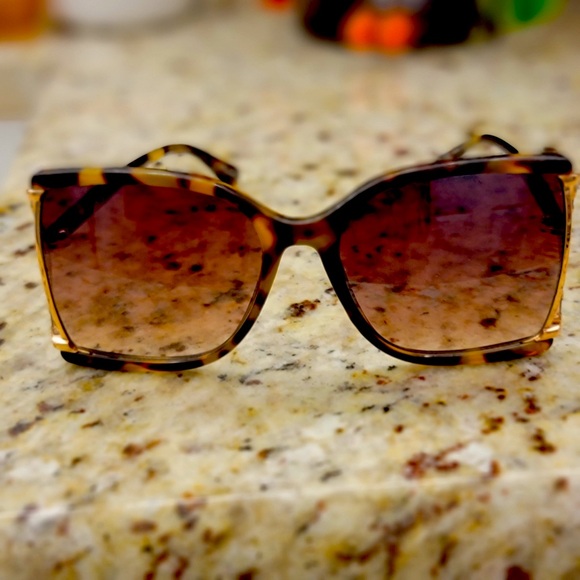 Brand new Aldo sunglasses! Never worn! - Picture 1 of 4
